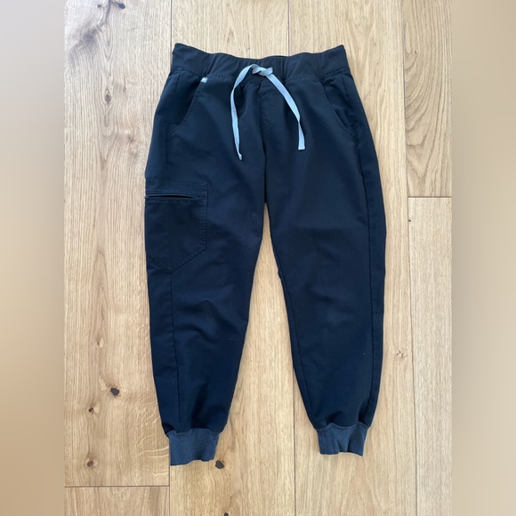 FIGS Jogger Scrub Pants - Medium/Petite - Picture 1 of 2